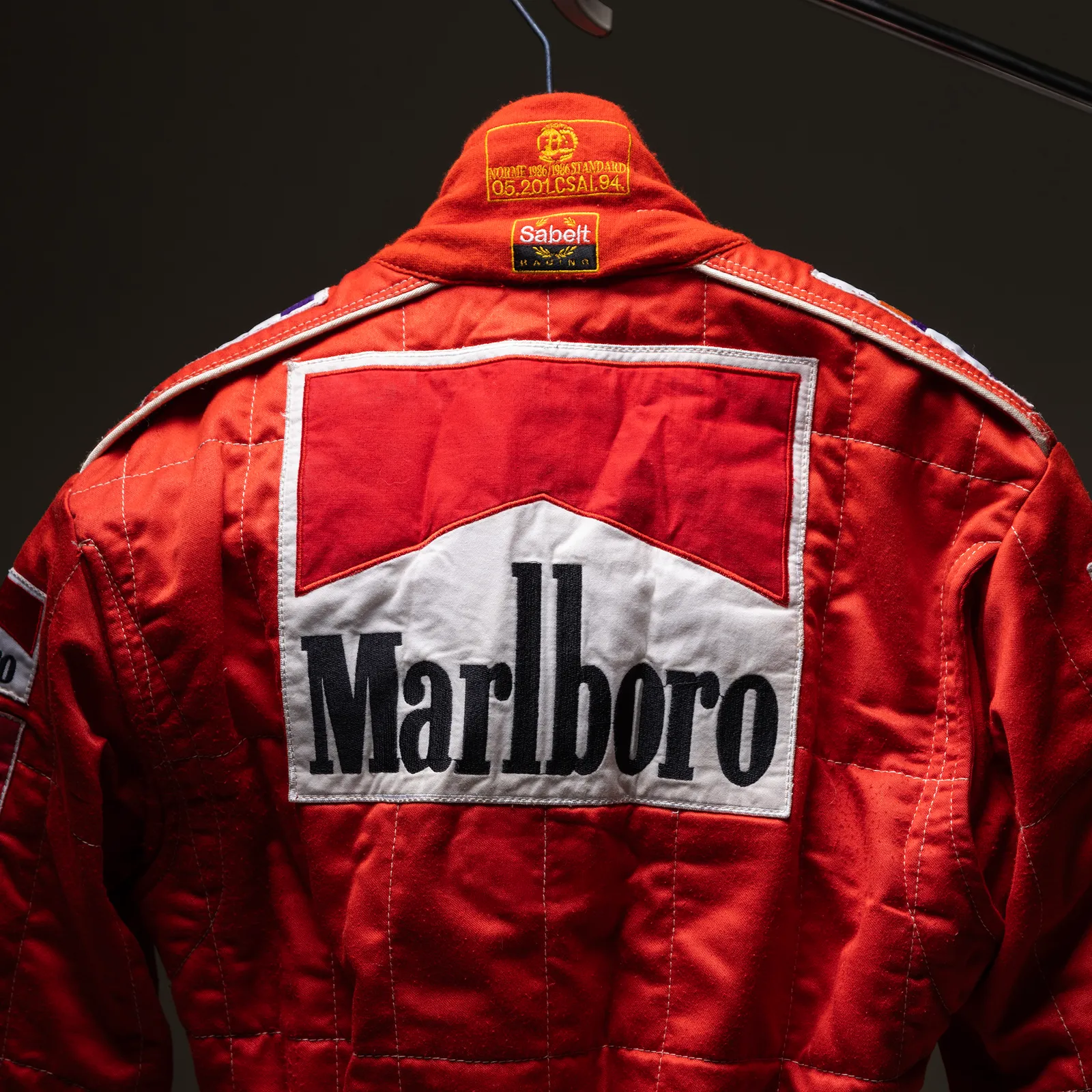 Tuta Eddie Irvine 1999 autografata