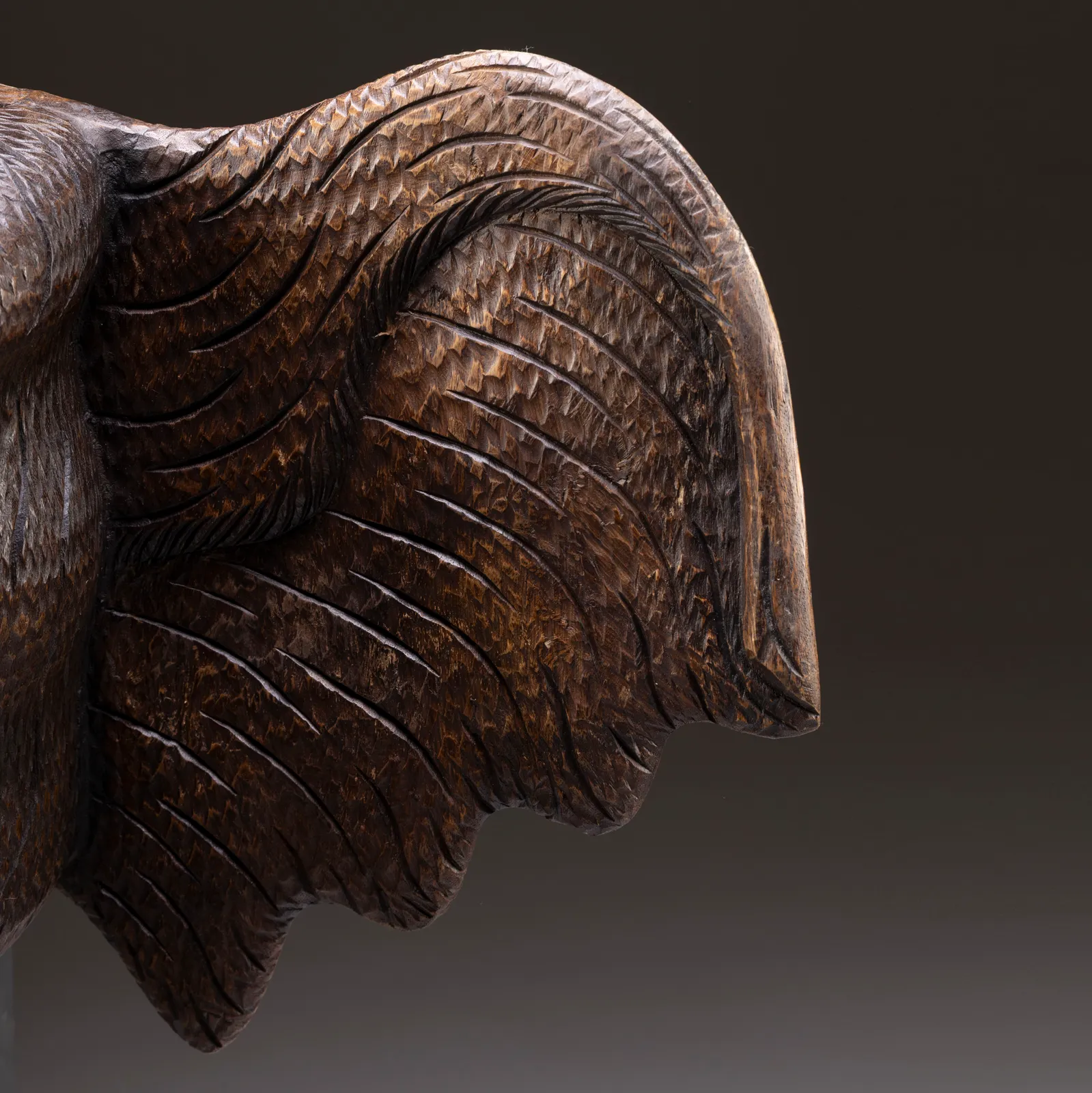 Scultura di elefante in legno