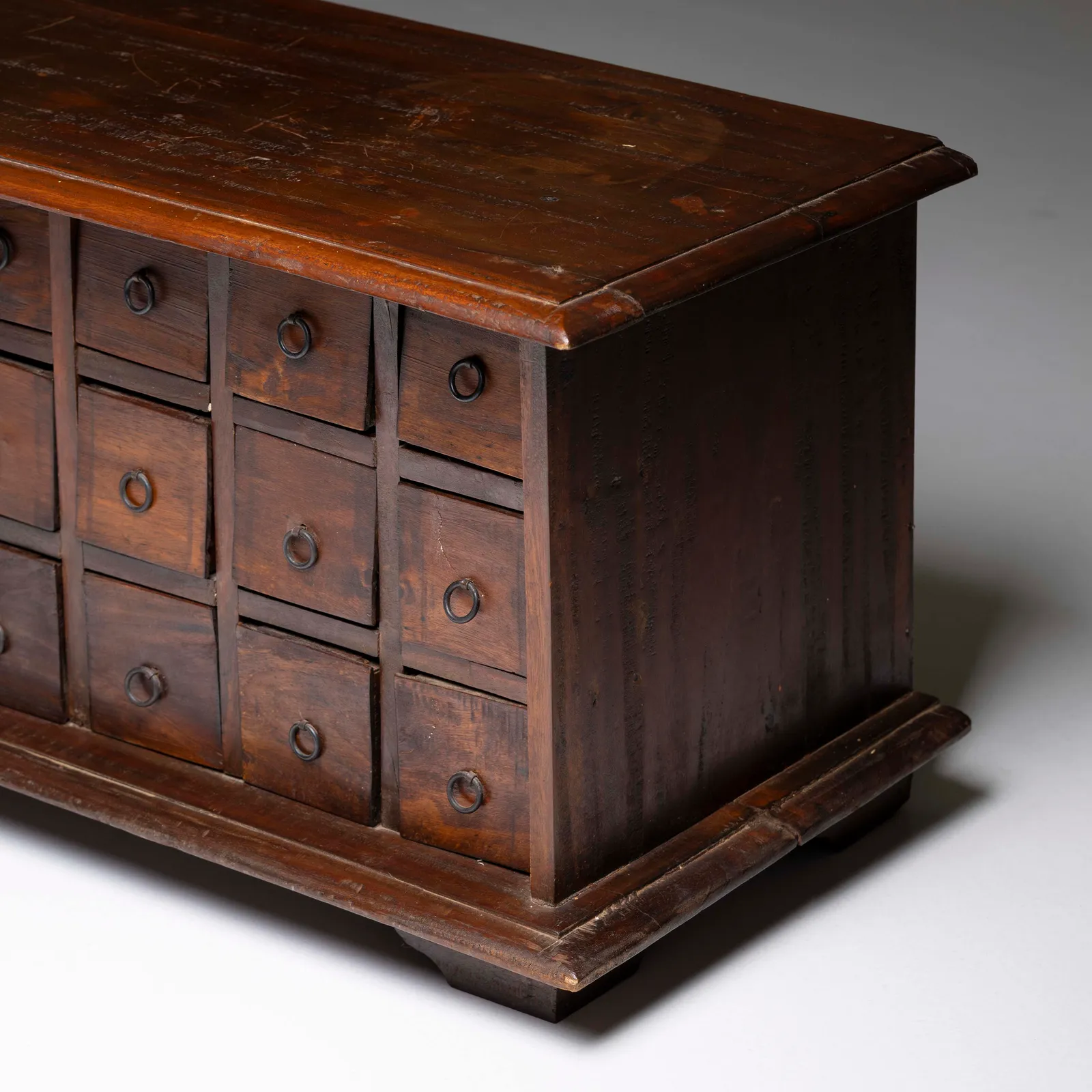 Mobiletto a cassetti da drogheria / farmacia