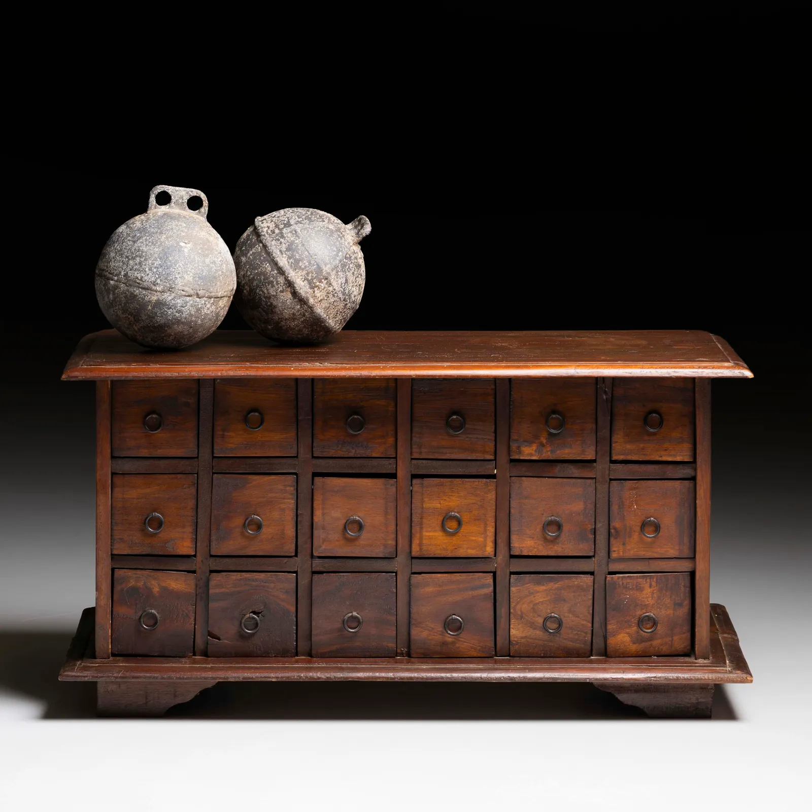 Mobiletto a cassetti da drogheria / farmacia