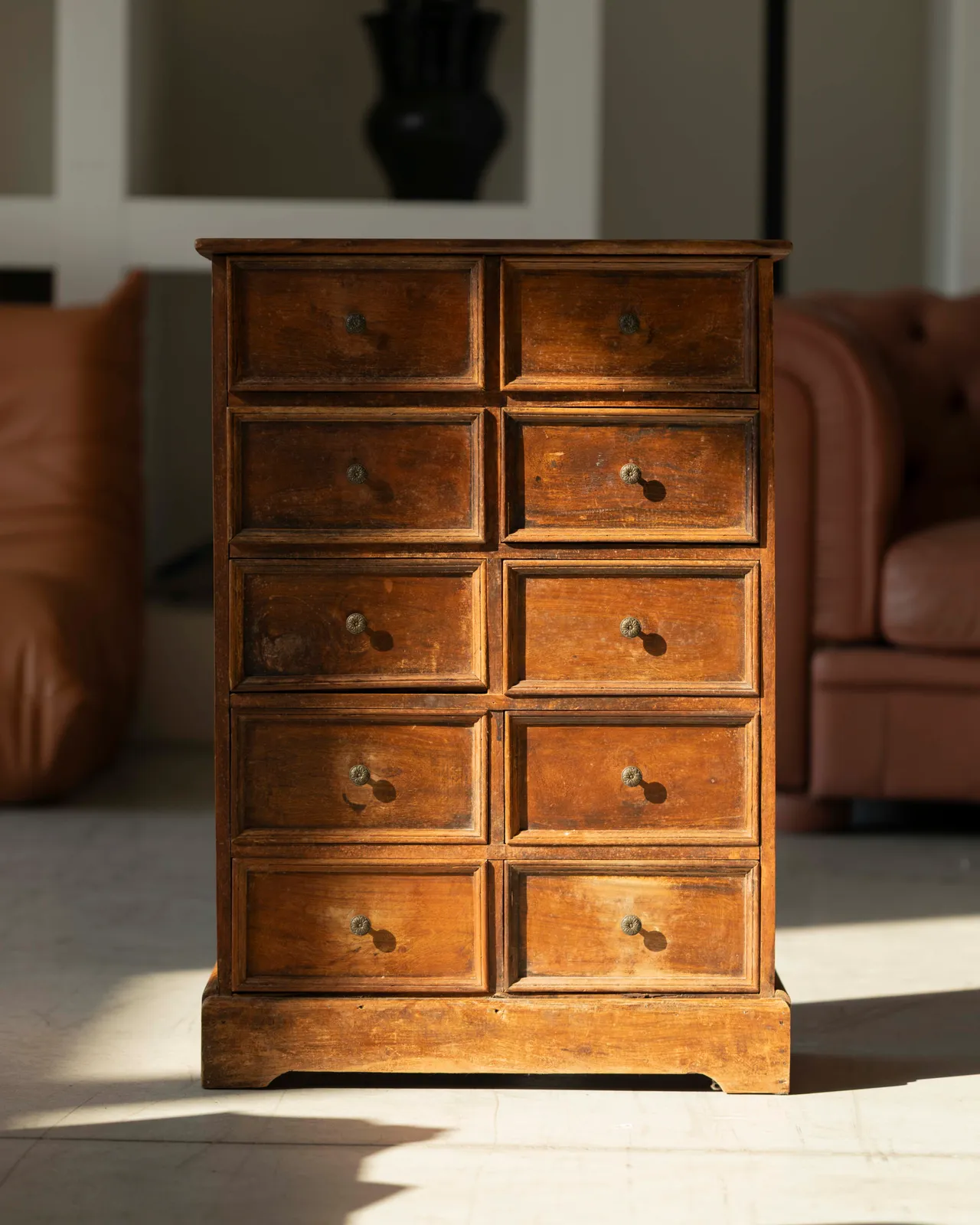 Mobiletto in legno massiccio