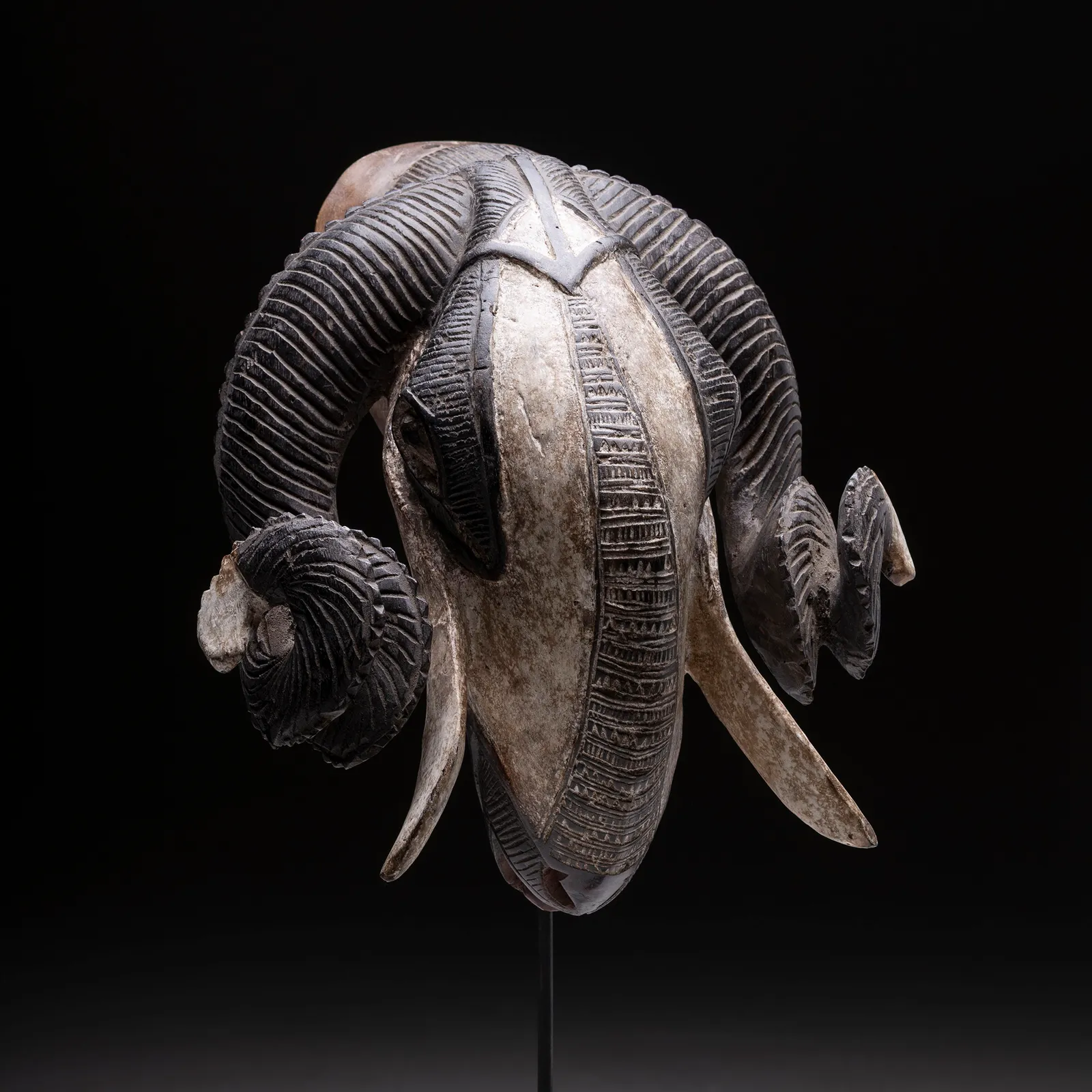 Maschera Africana testa di Ariete