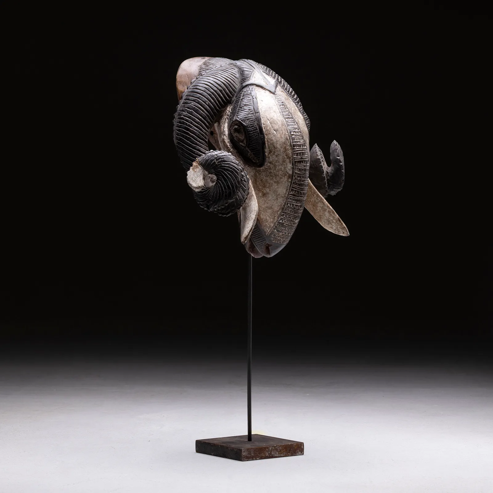 Maschera Africana testa di Ariete