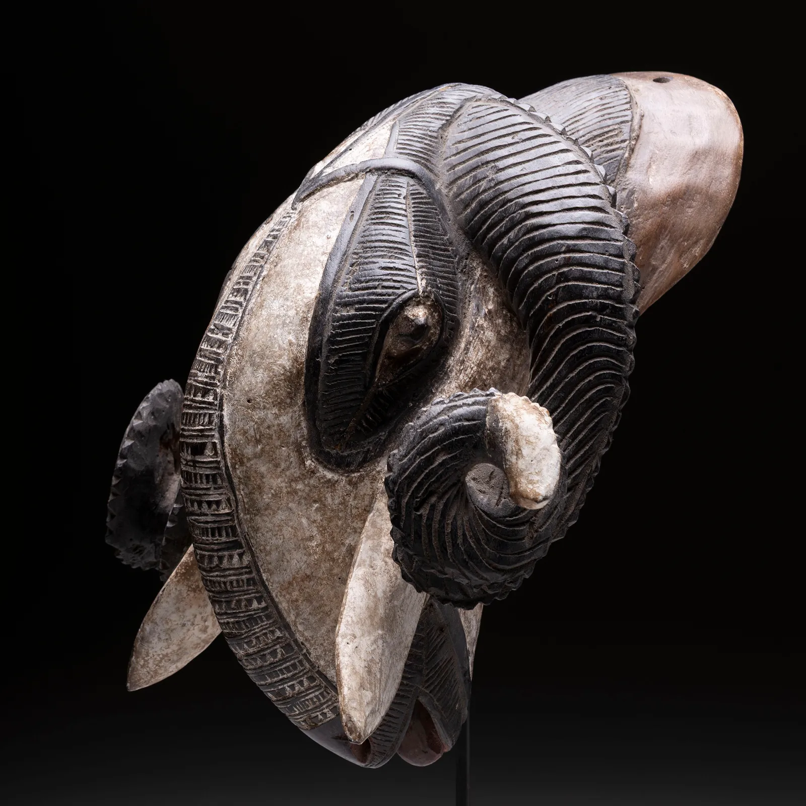 Maschera Africana testa di Ariete