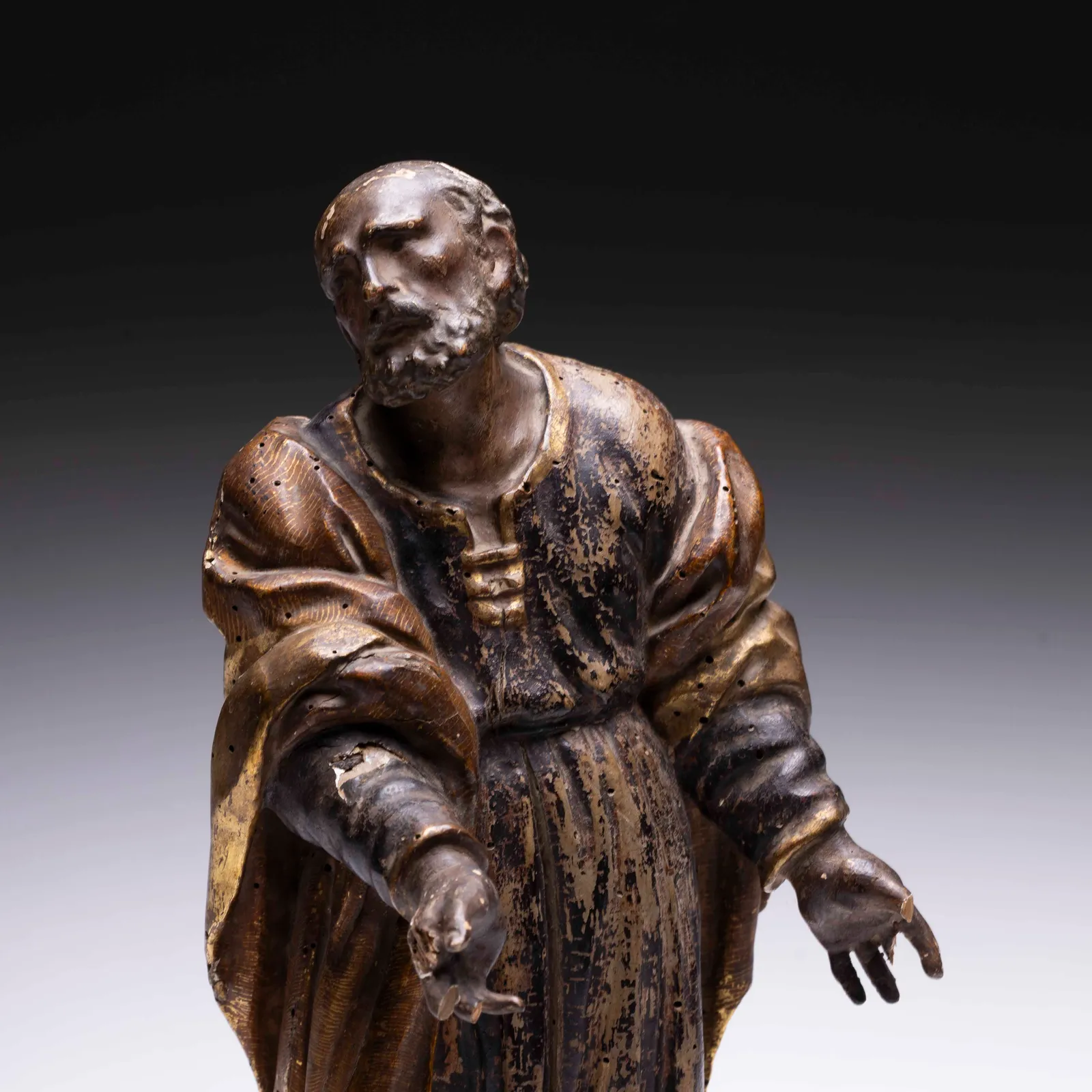 Statua di Santo in Adorazione 17sec