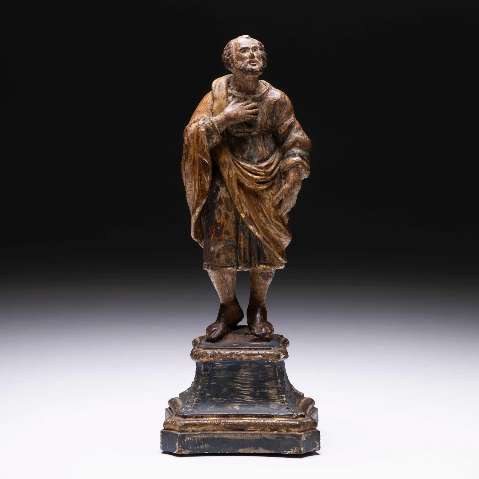 Statua di Santo in Adorazione 17 sec