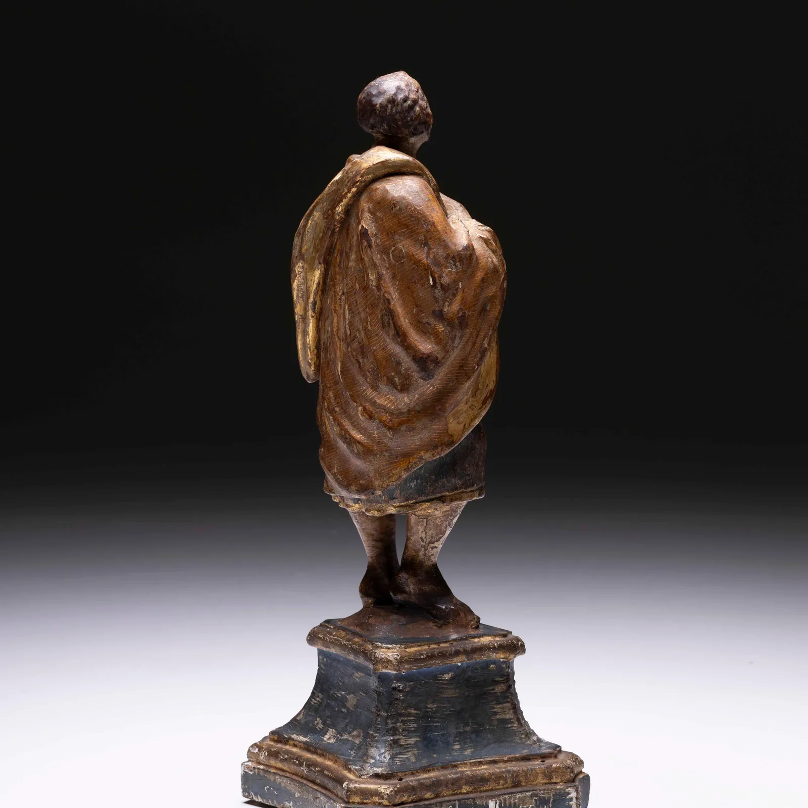 Statua di Santo in Adorazione 17 sec