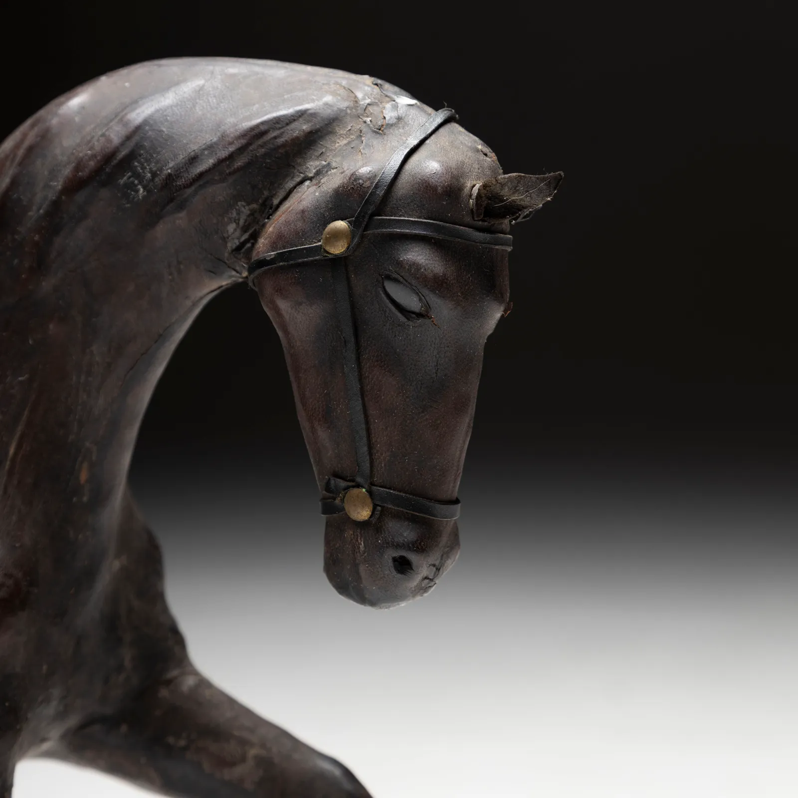 Cavallo in pelle fine 800