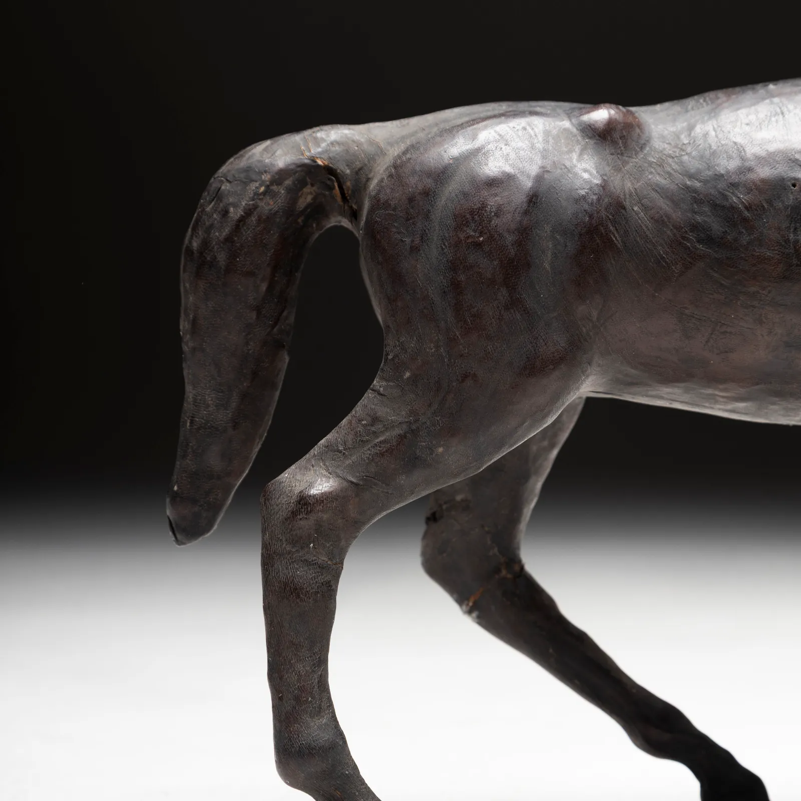 Cavallo in pelle fine 800