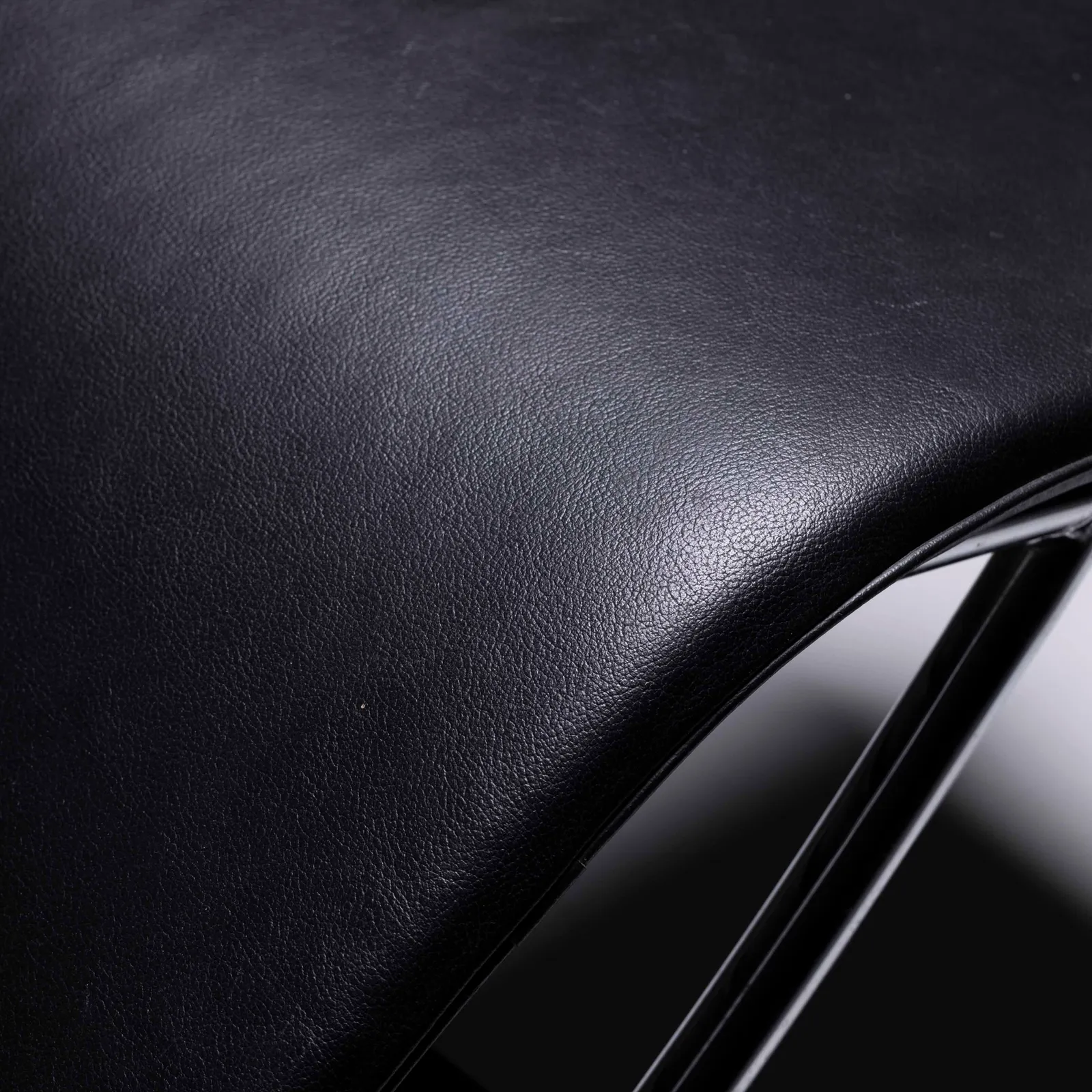 Chaise longue LC4 nera replica